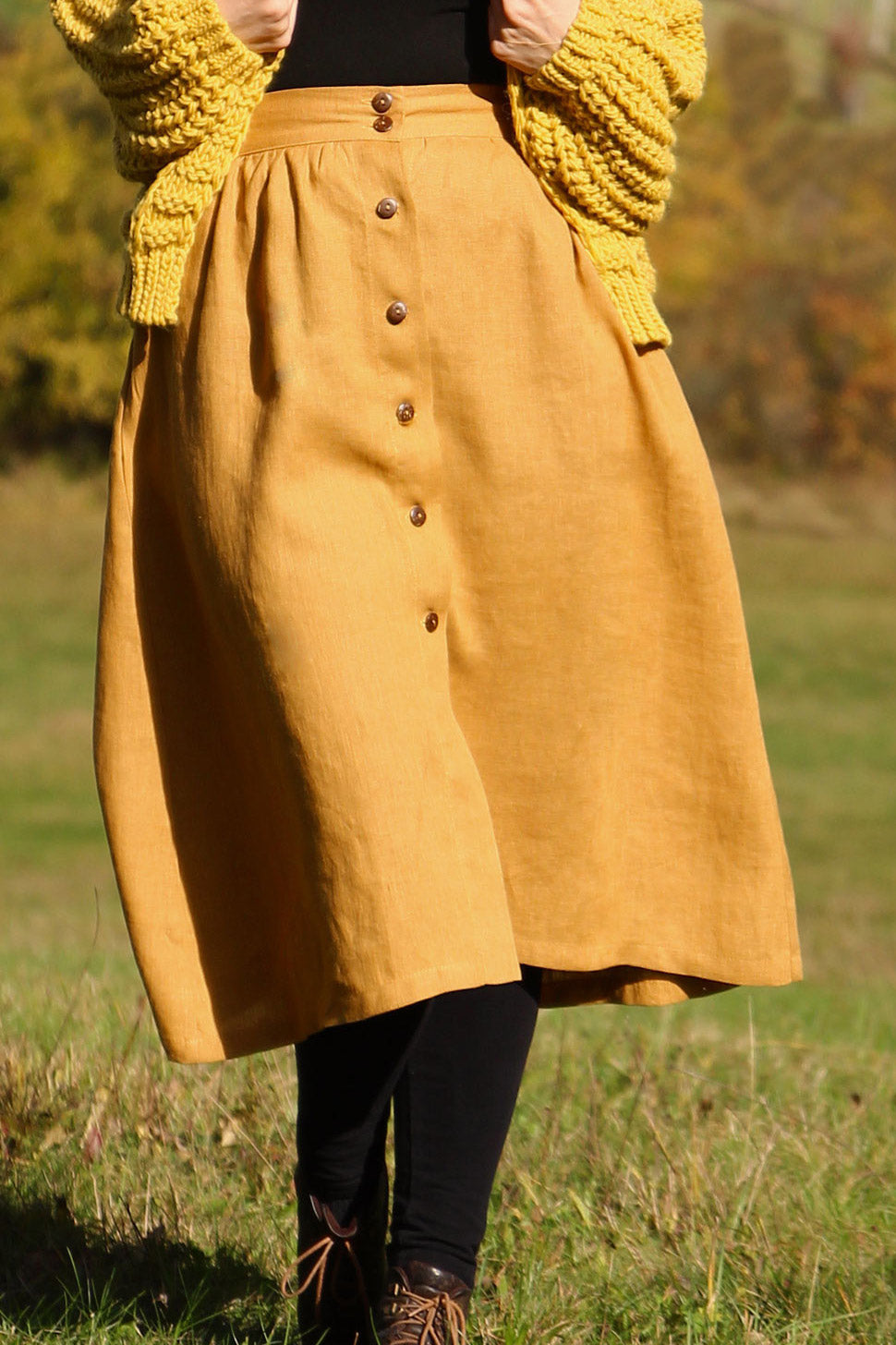 Linen skirt with buttons