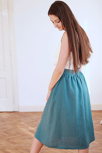 Linen skirt with buttons