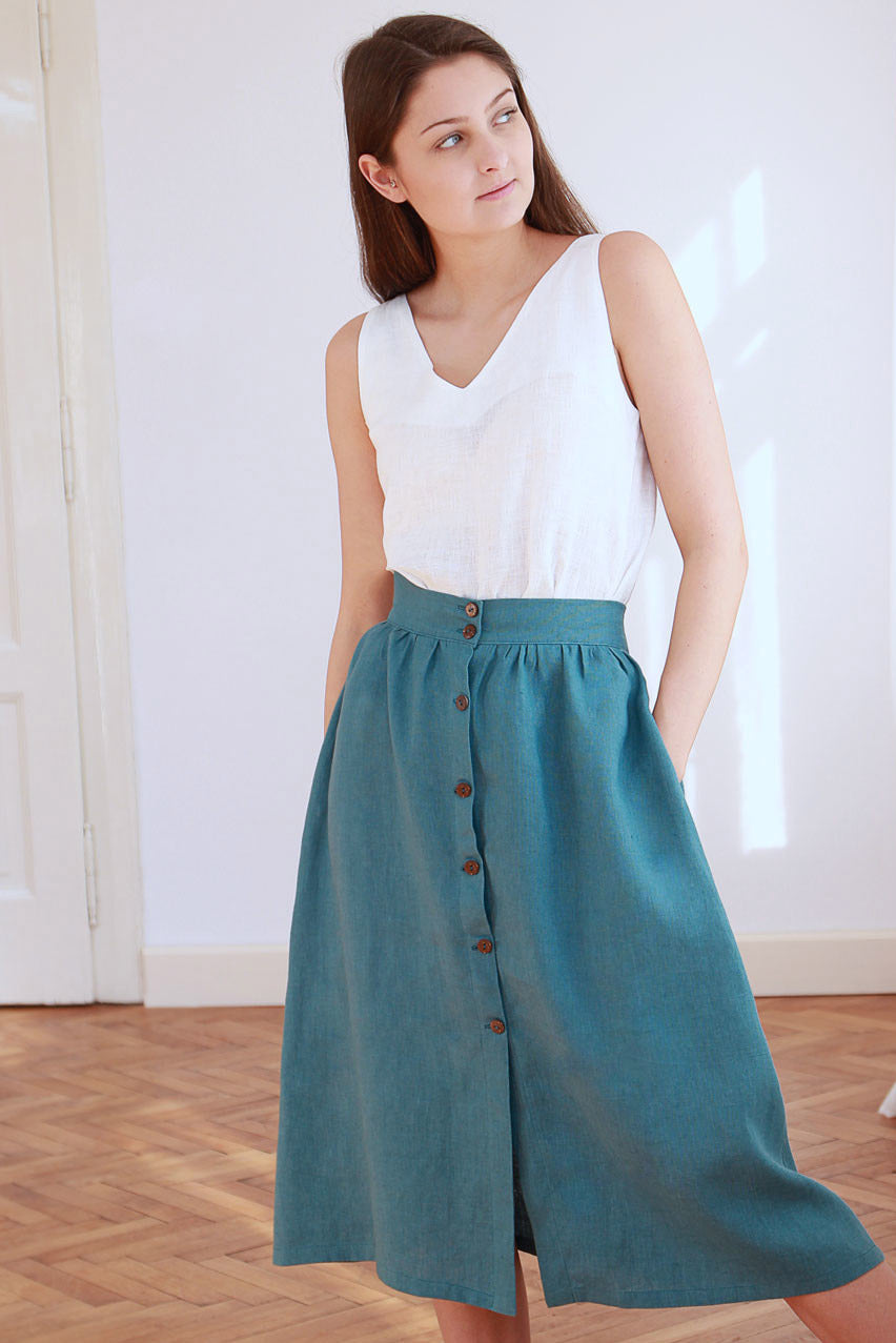 Linen skirt with buttons