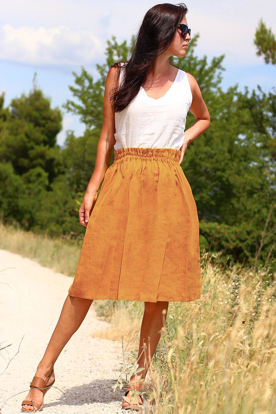 Linen skirt with pleated waist