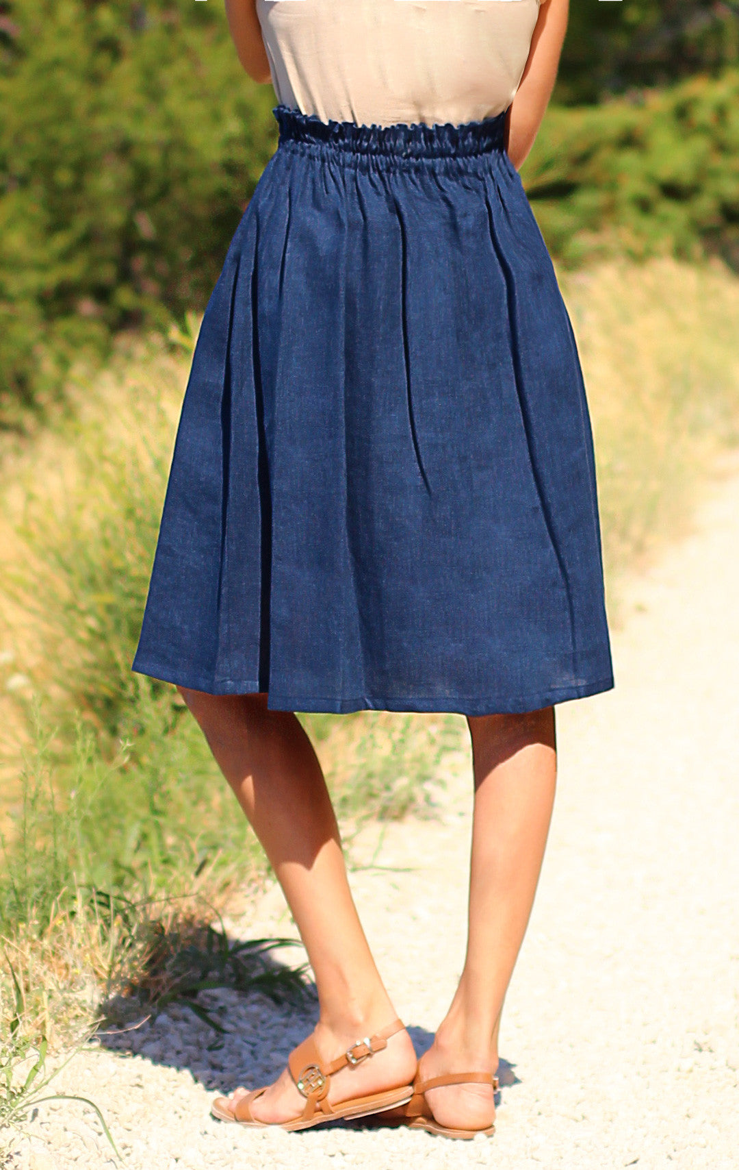 Linen skirt with pleated waist