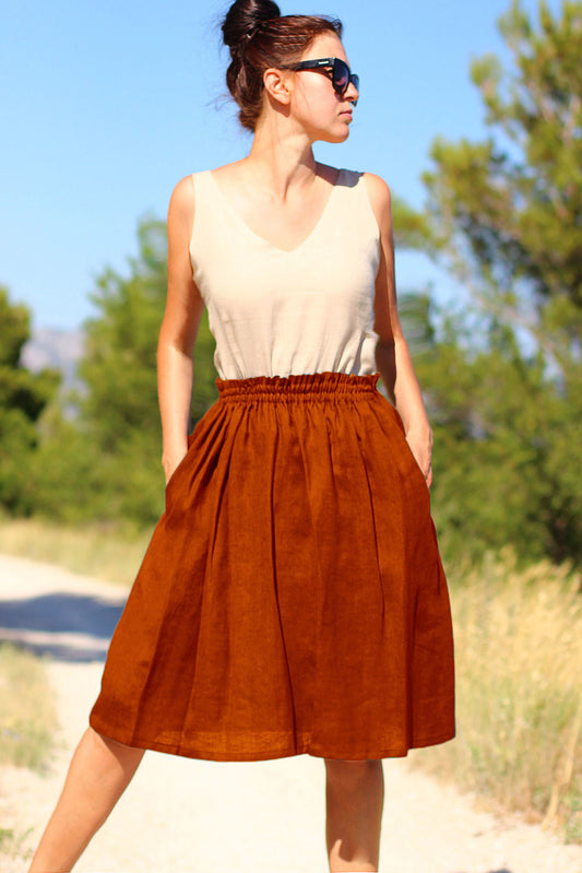 Linen skirt with pleated waist