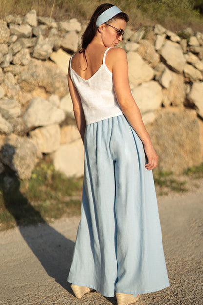 Linen trousers with slits