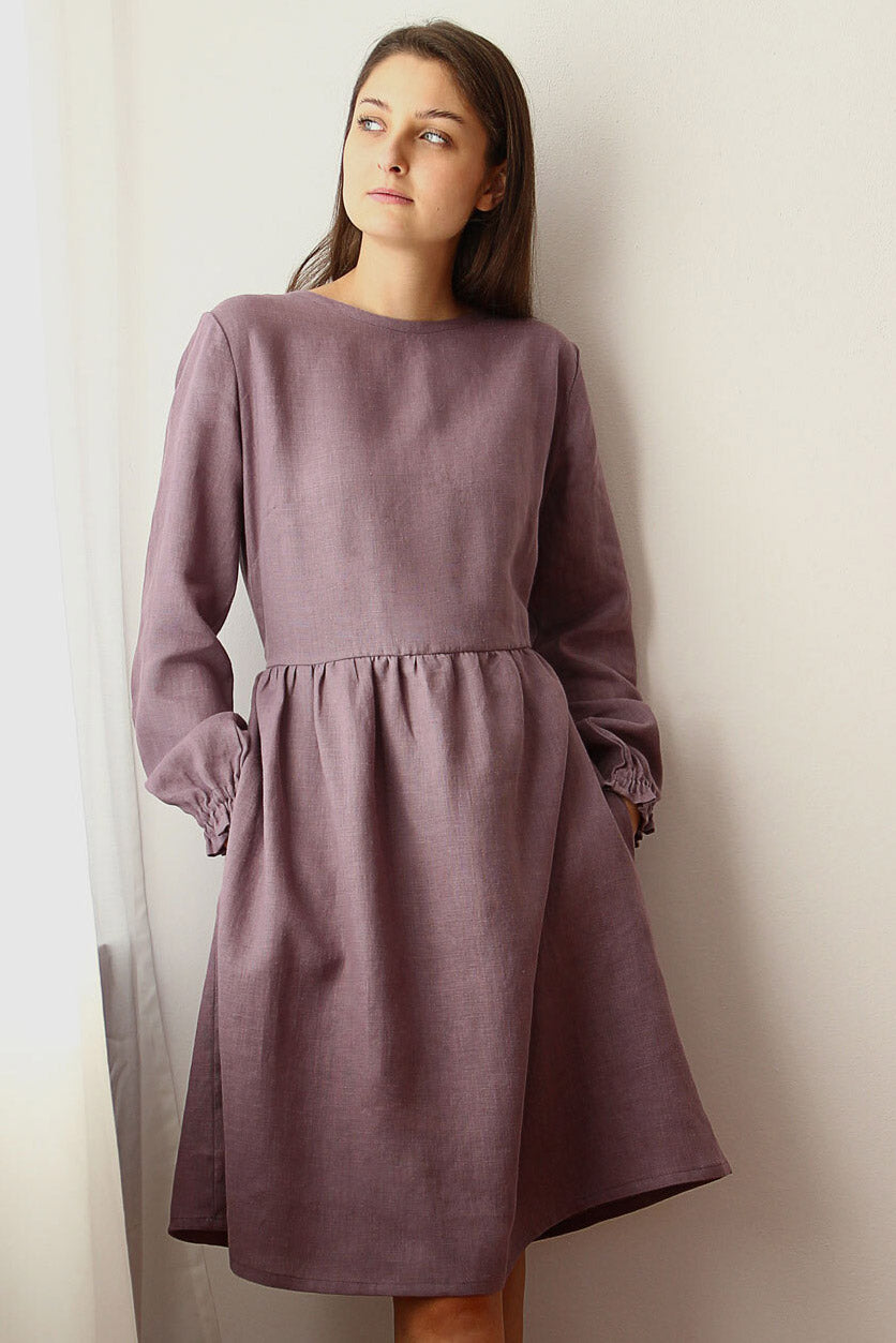 Linen dress with long sleeves