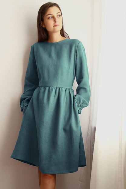 Linen dress with long sleeves