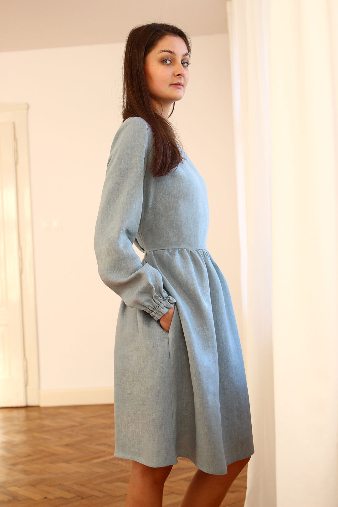 Linen dress with long sleeves