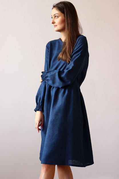 Linen dress with long sleeves