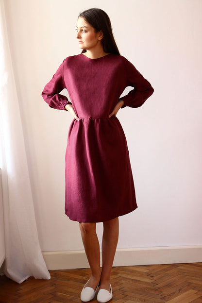 Linen dress with long sleeves