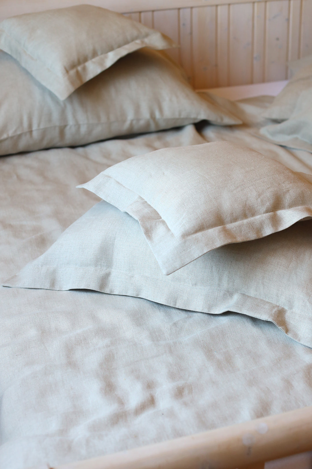 Linen pillowcase 40x40 cm smooth canary