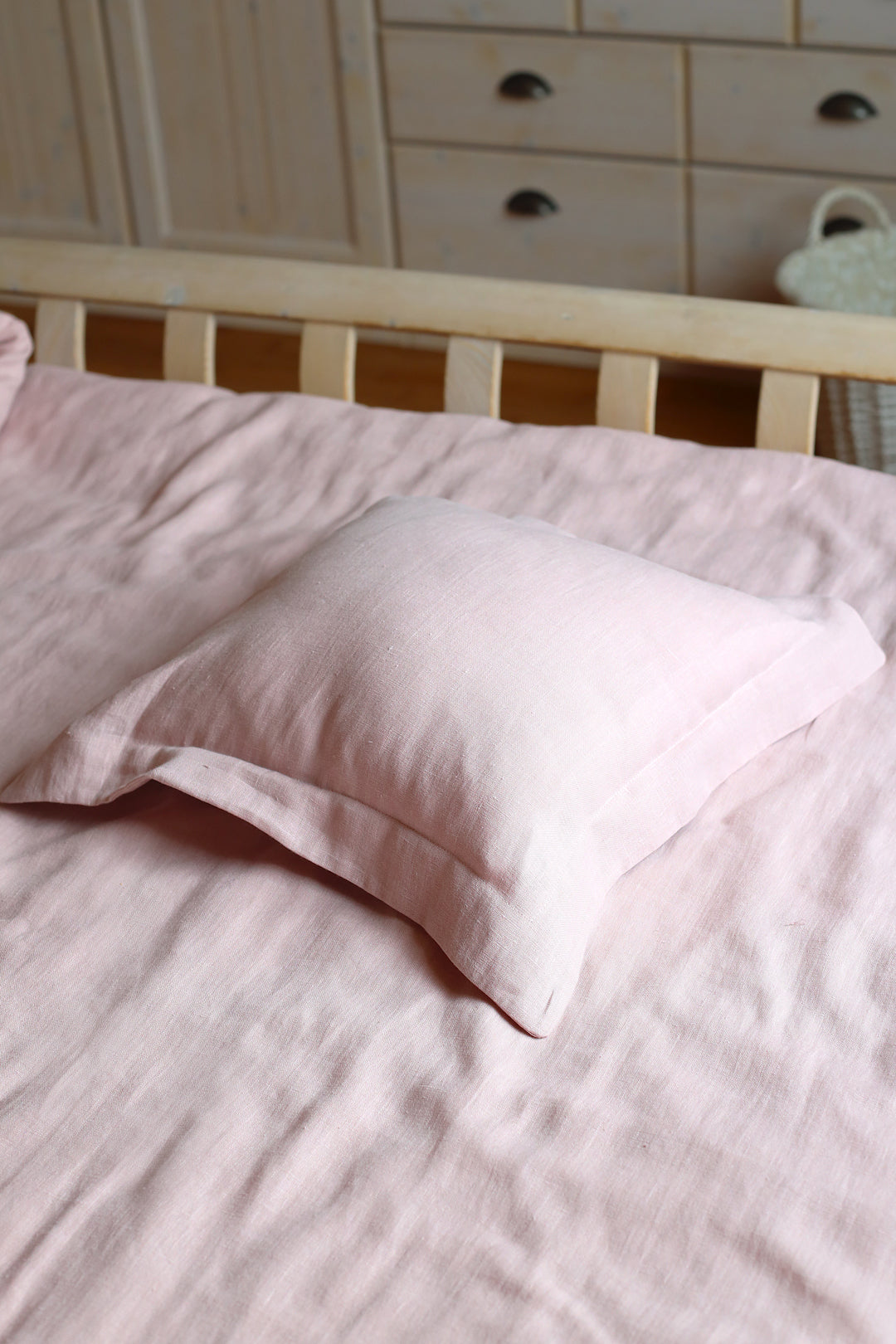 Linen pillowcase 40x40 cm smooth canary