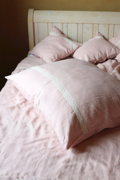 Linen pillowcase with lace