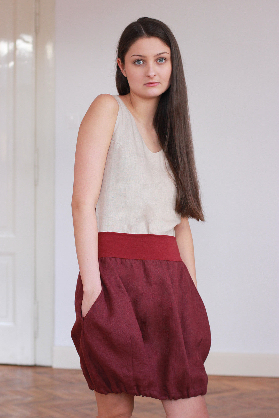 Sporty linen skirt with elastic waist